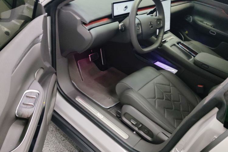 Used Nio ET7 2024 75 kWh Executive Signature Edition Interior 3