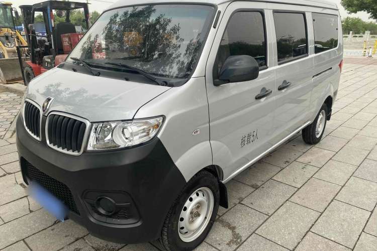 Used Jinbei Hiace X30 2023 1.5L Super-Comfortable Passenger Van 5/6/7-Seater Non-Air-Conditioned Version Model SWC15M