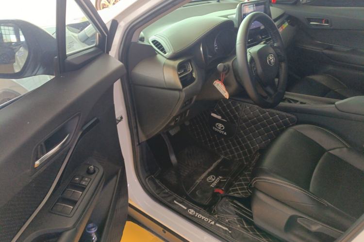 Used Toyota IZOA 2022 2.0L Yixing Version
