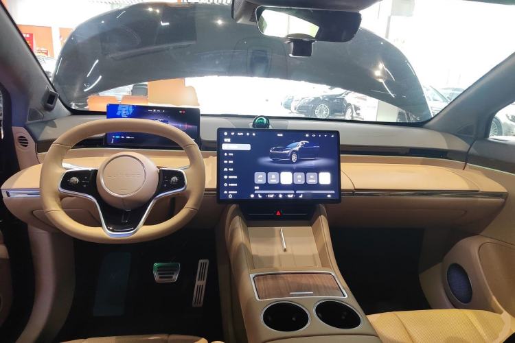 Used Hima Luxeed R7 2024 All-Electric 736 km Ultra
