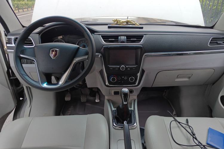 Used Jinbei New Hiace X30L 2016 1.5L Business Edition DLCG14 Center Console