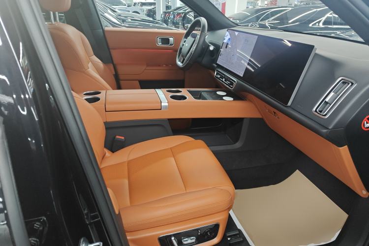 Used Li Auto L8 2023 Air model
