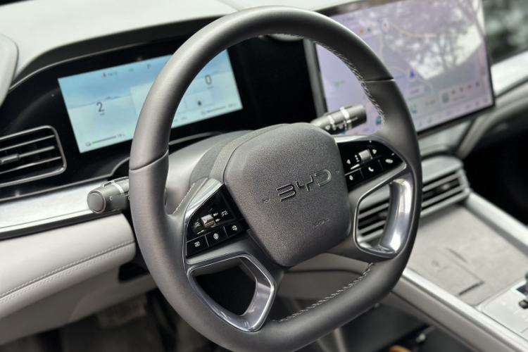 Used BYD Seal 2024 HONOR Edition DM-i 1.5L 121km Luxury Model Steering Wheel