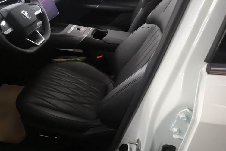 Used CHANGAN Eado PHEV 2025 Smart New Blue Whale 145KM Battleship Edition