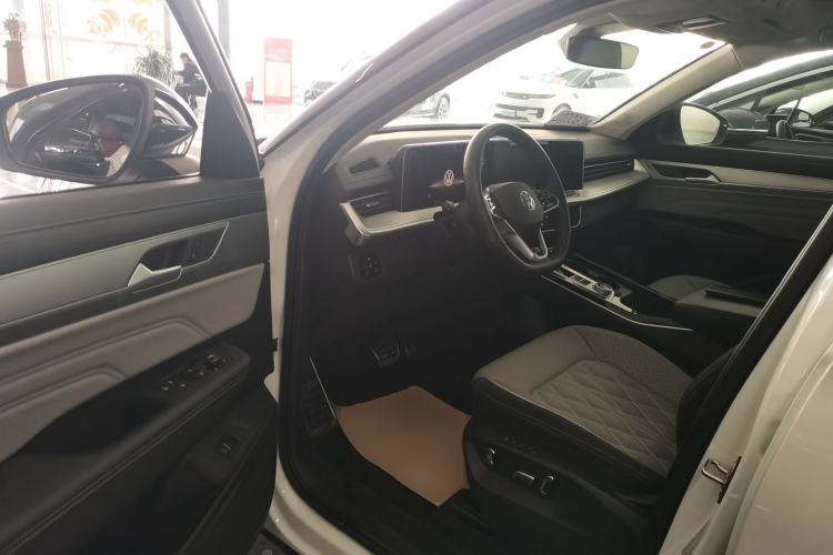 Used Volkswagen Tavendor 2023 380TSI Four-Wheel Drive R-Line Cruise Edition Driver Seat