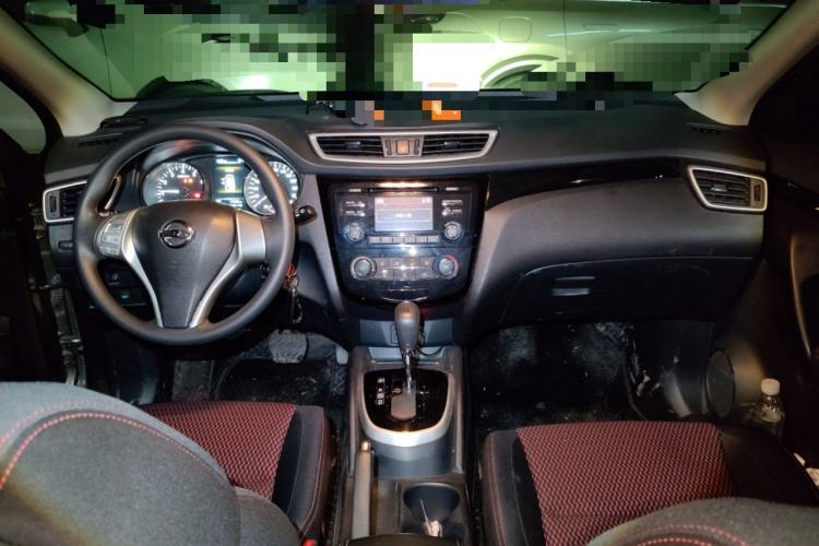 Used Nissan Qashqai 2016 2.0L CVT Elite Edition Center Console