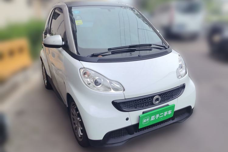 Used smart fortwo 2012 1.0 MHD Hardtop Standard Edition Front Right 45 Deg