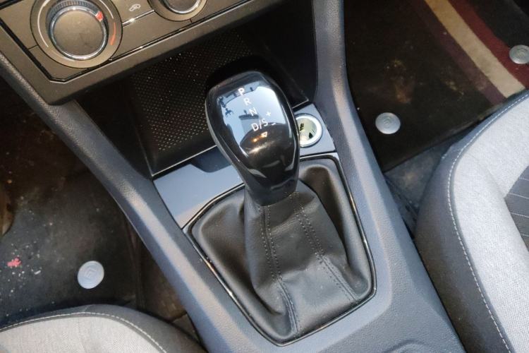 Used Volkswagen Tharu 2025 New Sharp 1.5L Sharp Edition Gear Lever