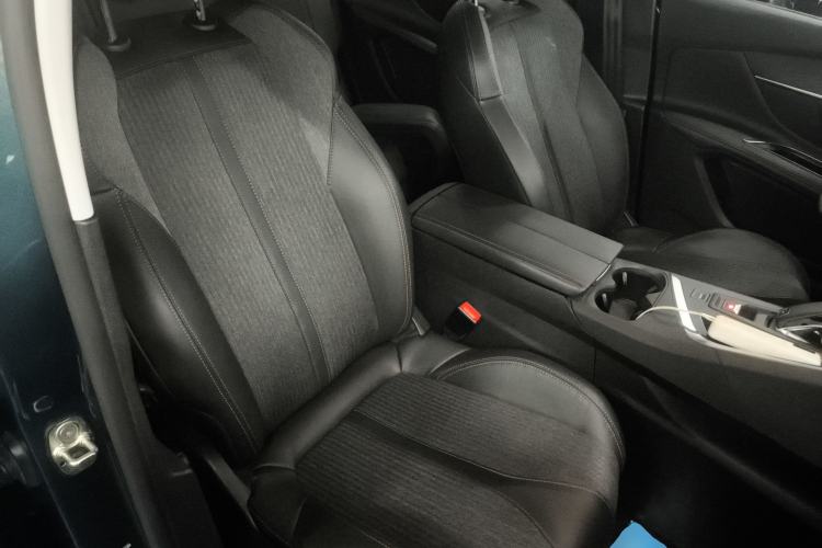 Used Peugeot 5008 2017 350THP 7-Seater Elite Edition Right Front Seat