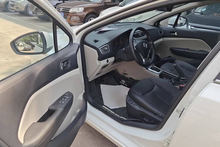 Used Dongfeng Aeolus L60 2015 1.8L Automatic New Rui Model
