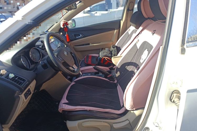 Used Bestune B50 2013 1.6L automatic luxury version
