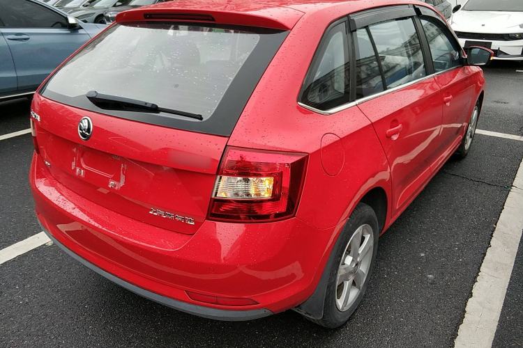 Used Skoda Rapid Spaceback 2018 1.6L Automatic Comfort Edition Rear Right 45 Deg