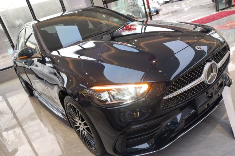 Used Mercedes-Benz C-Class 2024 Restyled C 260 L Sport Edition Front Right 45 Deg