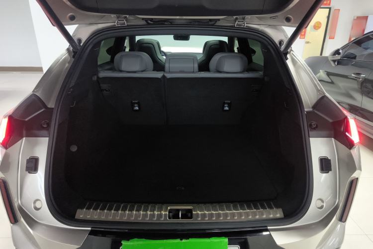 Used Lynk & Co 08 EM-P 2023 245km Ultra-Long Range Halo