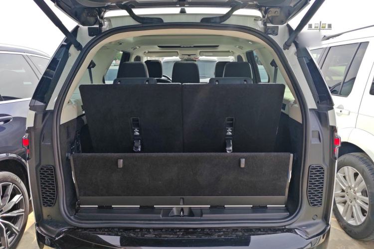 Used Land Rover Discovery 2021 360 PS R-Dynamic S