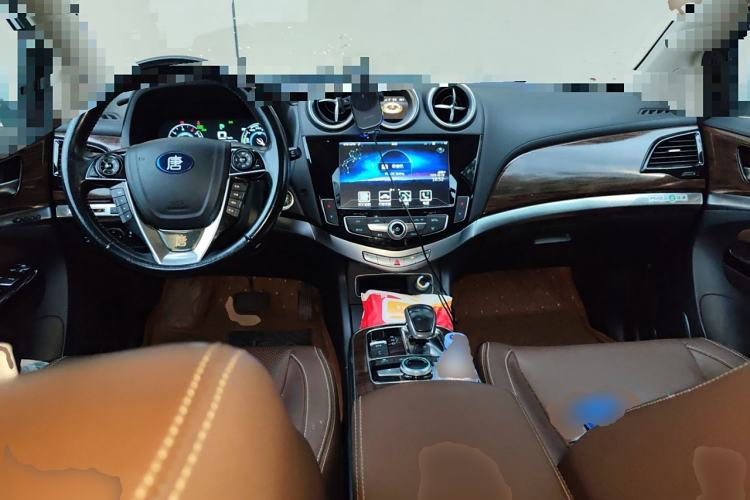 Used BYD Tang New Energy 2015 2.0T Four-Wheel-Drive Flagship Model Center Console