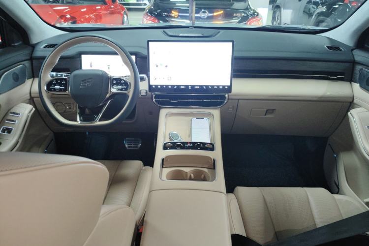 Used JETOUR Shanhai L9 2025 1.5TD 2DHT Flagship Edition 6 Seats Center Console