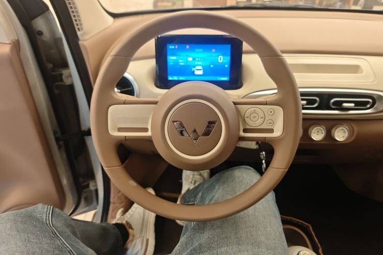 Used Wuling Hongguang MINIEV 2025 Four-Door Version Advanced Edition Steering Wheel