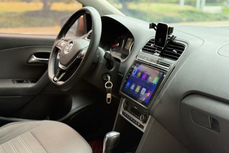 Used Volkswagen Polo 2016 1.6L Cross Polo Automatic Interior 2