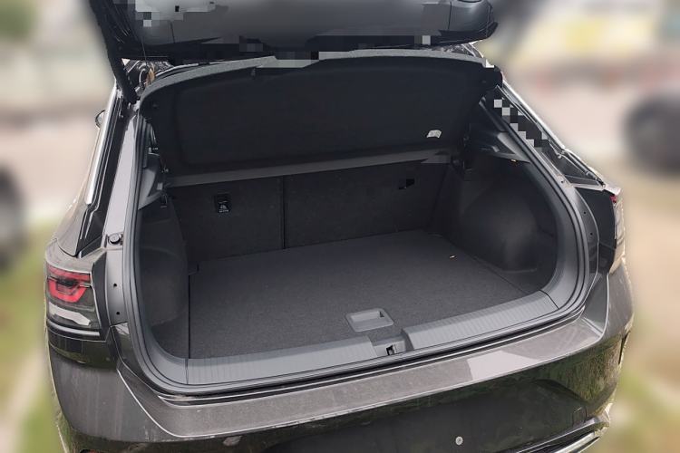 Used Volkswagen T-ROC 2025 Facelifted 300TSI DSG Two-Wheel-Drive Starlight Edition