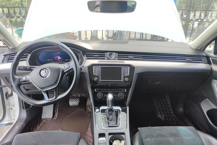 Used Volkswagen Variant 2017 380TSI Two-Wheel Drive Comfort Edition
