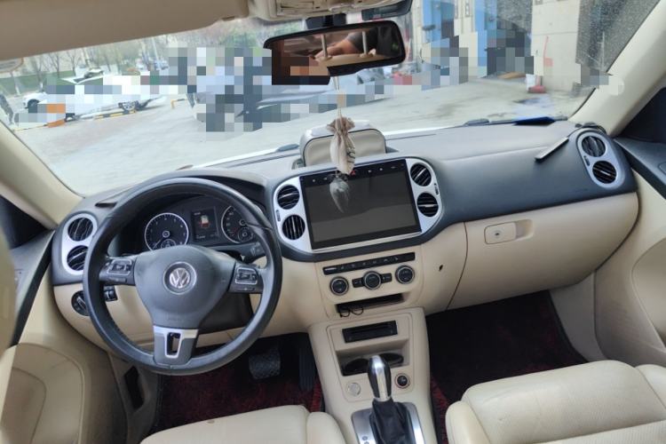 Used Volkswagen Tiguan 2015 1.8TSI Automatic Two-Wheel Drive Luxury Model Center Console