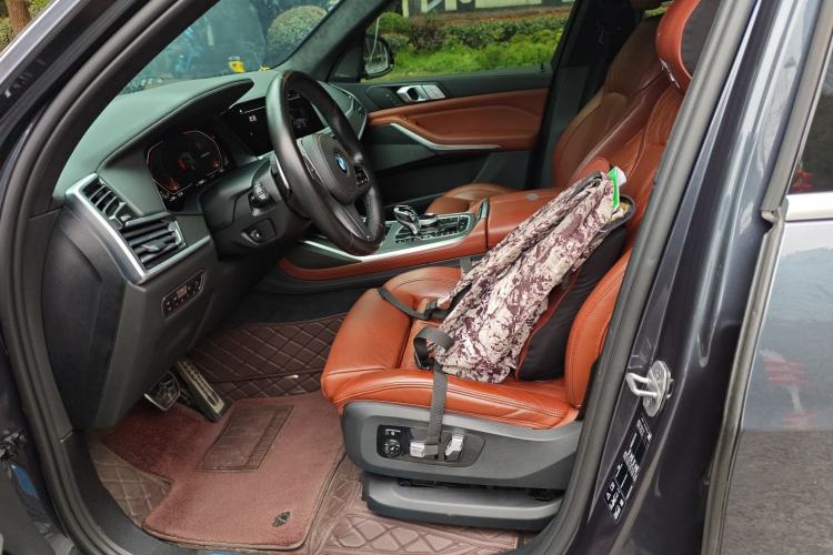 Used BMW X7 2020 xDrive40i Luxury M Sport Package
