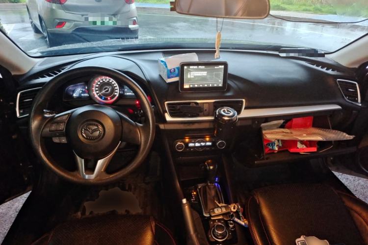 Used Mazda 3 Axela 2014 Sedan 1.5L Automatic Luxury Model