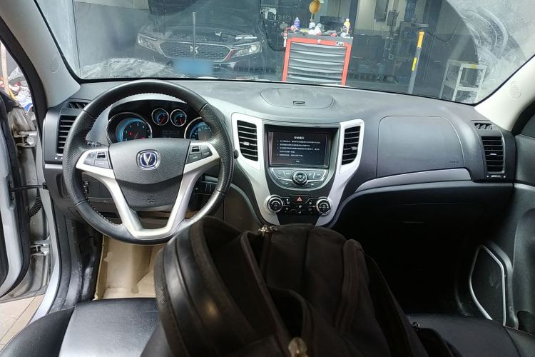 Used CHANGAN CS35 2015 1.6L Automatic Luxury Model China IV Standard
