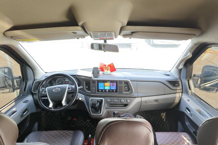 Used SAIC MAXUS Xintu V80 2023 2.0T Manual Classic Aoyuntong Long Wheelbase Mid-Height 6/7/8/9-Seater Center Console