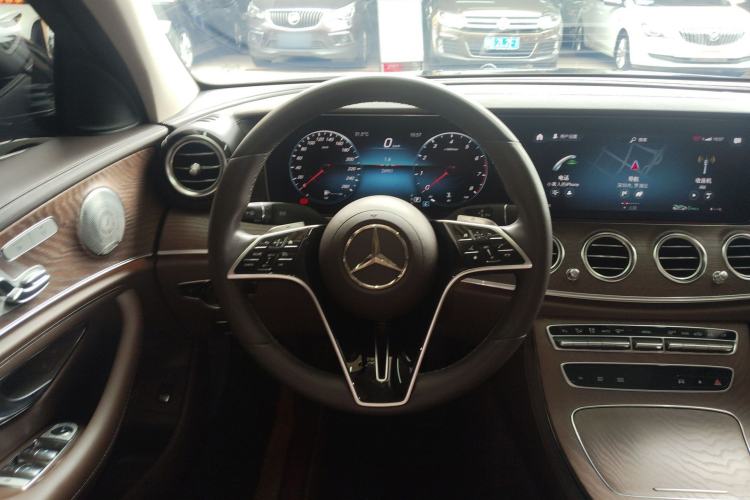 Used Mercedes-Benz E-Class 2023 Updated E 300 L Luxury Edition Steering Wheel