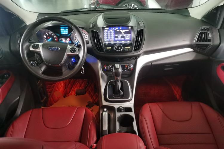 Used Ford Kuga 2013 1.6L GTDi Two-Wheel-Drive Trend Model Center Console