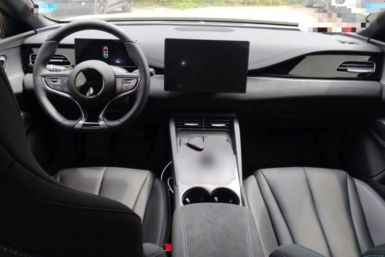 Used BYD Seal 06 New Energy 2025 DM-i Smart Drive 80KM Luxury Model Center Console