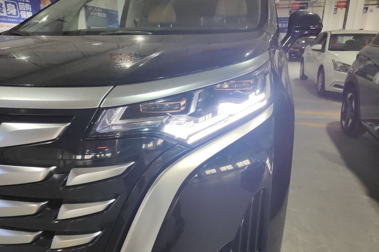 Used Denza D9 2022 DM-i 970 Four-Wheel Drive Prestige Model Left Front Headlight