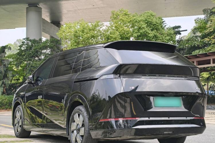 Used XPeng X9 2024 702 Ultra-Long Range Max