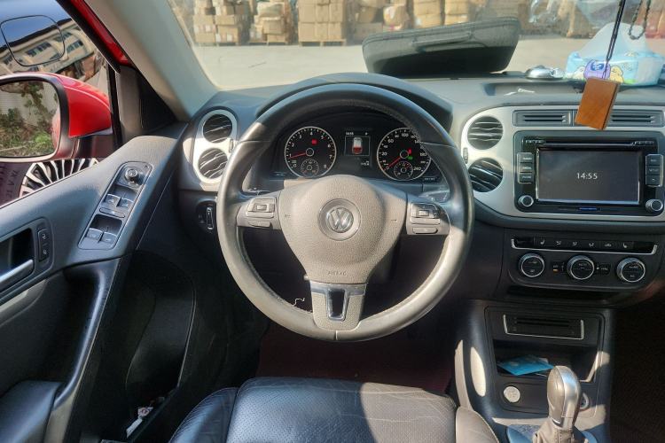 Used Volkswagen Tiguan 2015 1.8TSI Automatic Two-Wheel Drive Luxury Model Steering Wheel