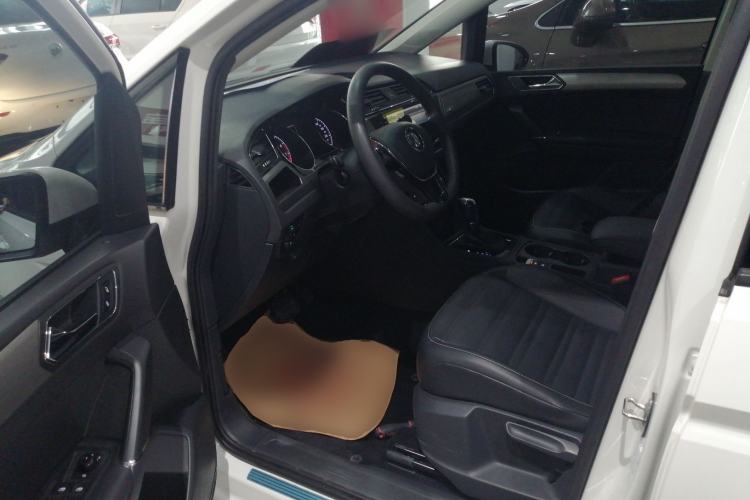 Used Volkswagen Touran 2016 Volkswagen Touran L 280TSI DSG Comfort Edition