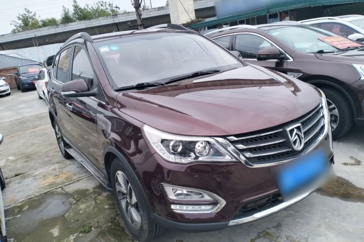 Used Baojun 560 2016 1.8L iAMT Luxury Model Front Right 45 Deg