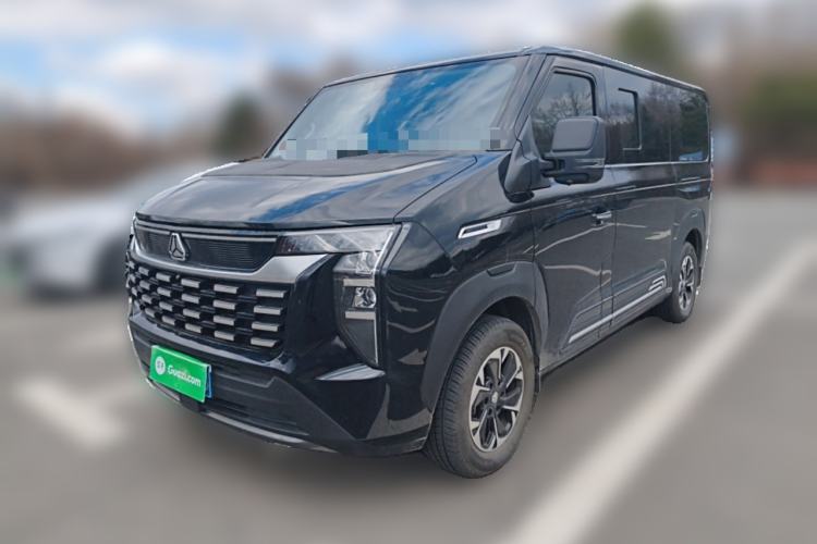 Used Sinotruk Pioneer V 2025 Multi-Function PRO Version 2.0T Automatic Short Wheelbase Low Roof