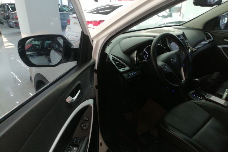 Used Hyundai Santa Fe 2017 2.0T Automatic All-Wheel Drive Smart 7-Seater Driver Seat