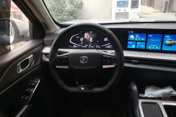 Used CHANGAN Hunter 2024 Warrior Edition Luxury Model Dual-Motor All-Wheel Drive with Extra-Long Cargo Box
