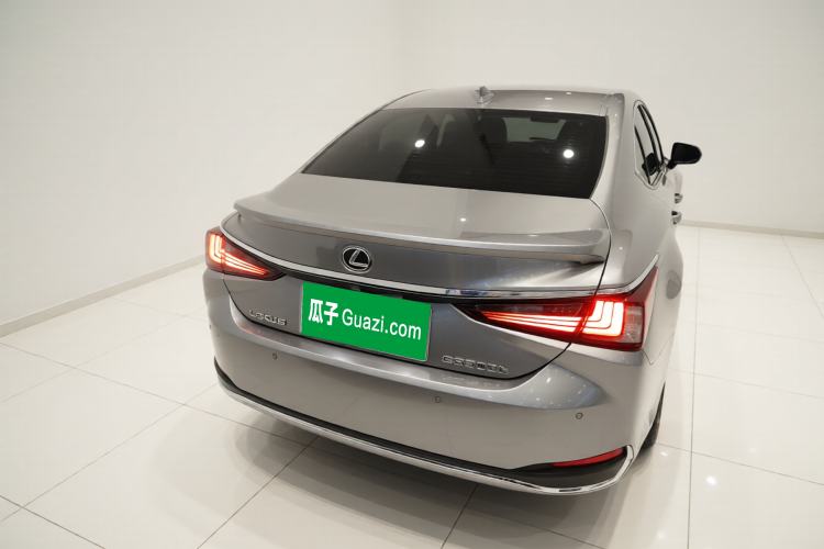 Used Lexus ES 2020 300h Premier Edition Rear