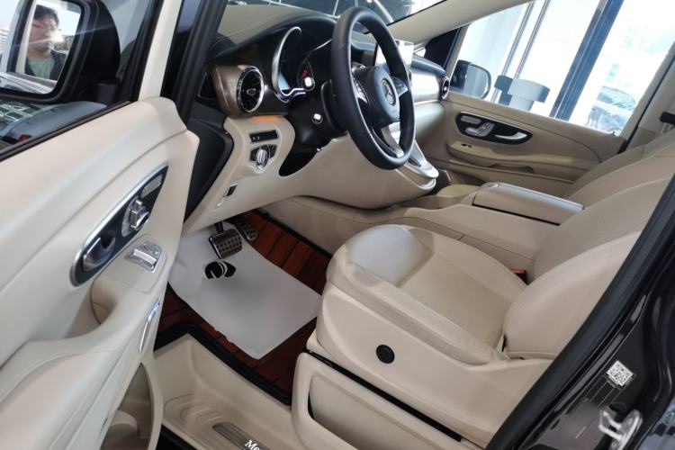 Used Mercedes-Benz V-Class 2020 V 260 L Long-wheelbase Luxury Edition Driver Seat