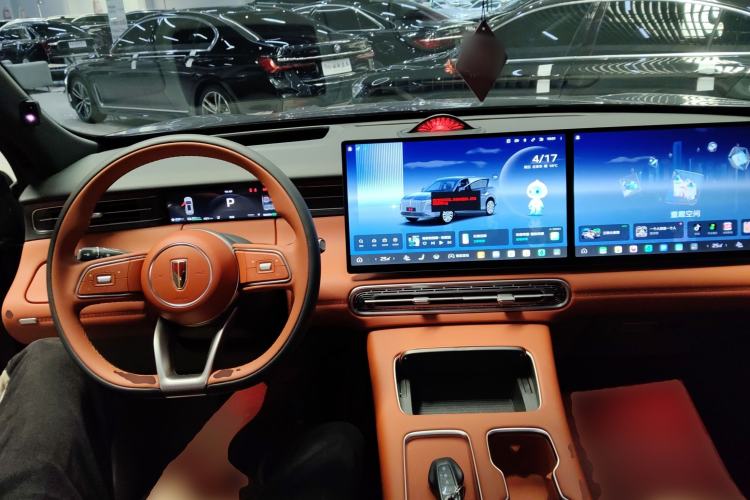 Used Hongqi HS6 PHEV 2026 220 All-Wheel Drive Smart Hybrid Version Center Console