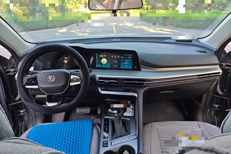 Used CHANGAN CS35PLUS 2023 Enjoy Edition 1.4T DCT Luxury Model Center Console