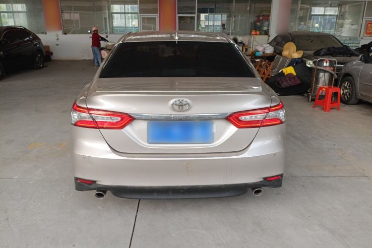 Used Toyota Camry 2021 2.0G Luxury Edition
