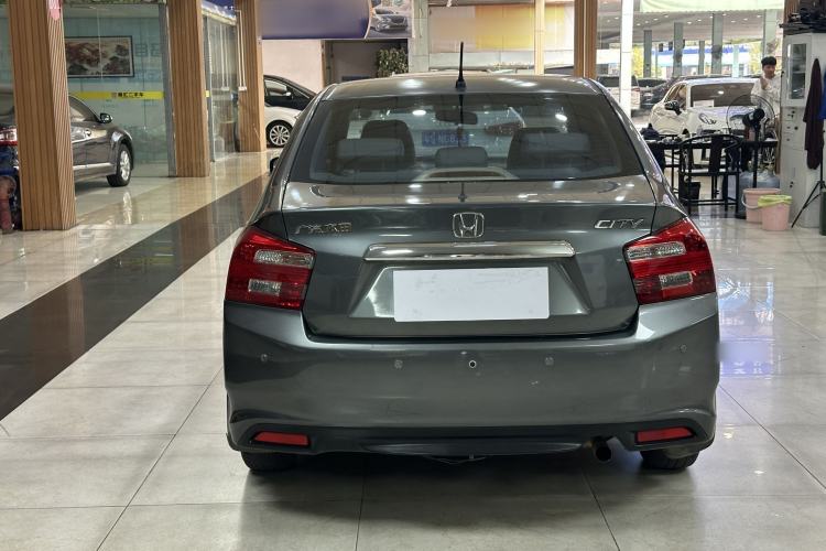 Used Honda City Classic 2012 1.5L manual Comfort version
