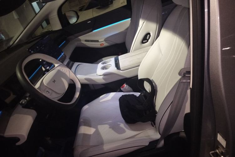 Used XPeng X9 2024 702 Ultra-Long Range Pro Left Front Seat