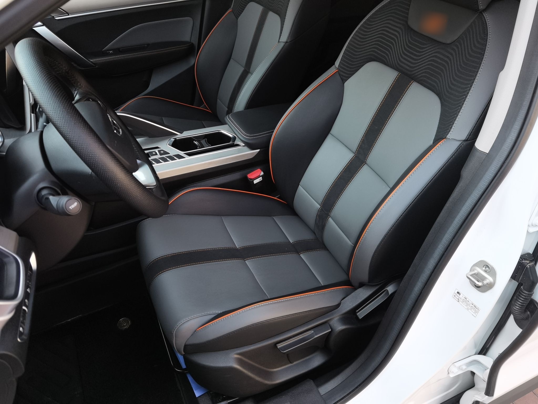 Geely Auto Coolray 2024 1.5T DCT Longteng Edition — снимка 16