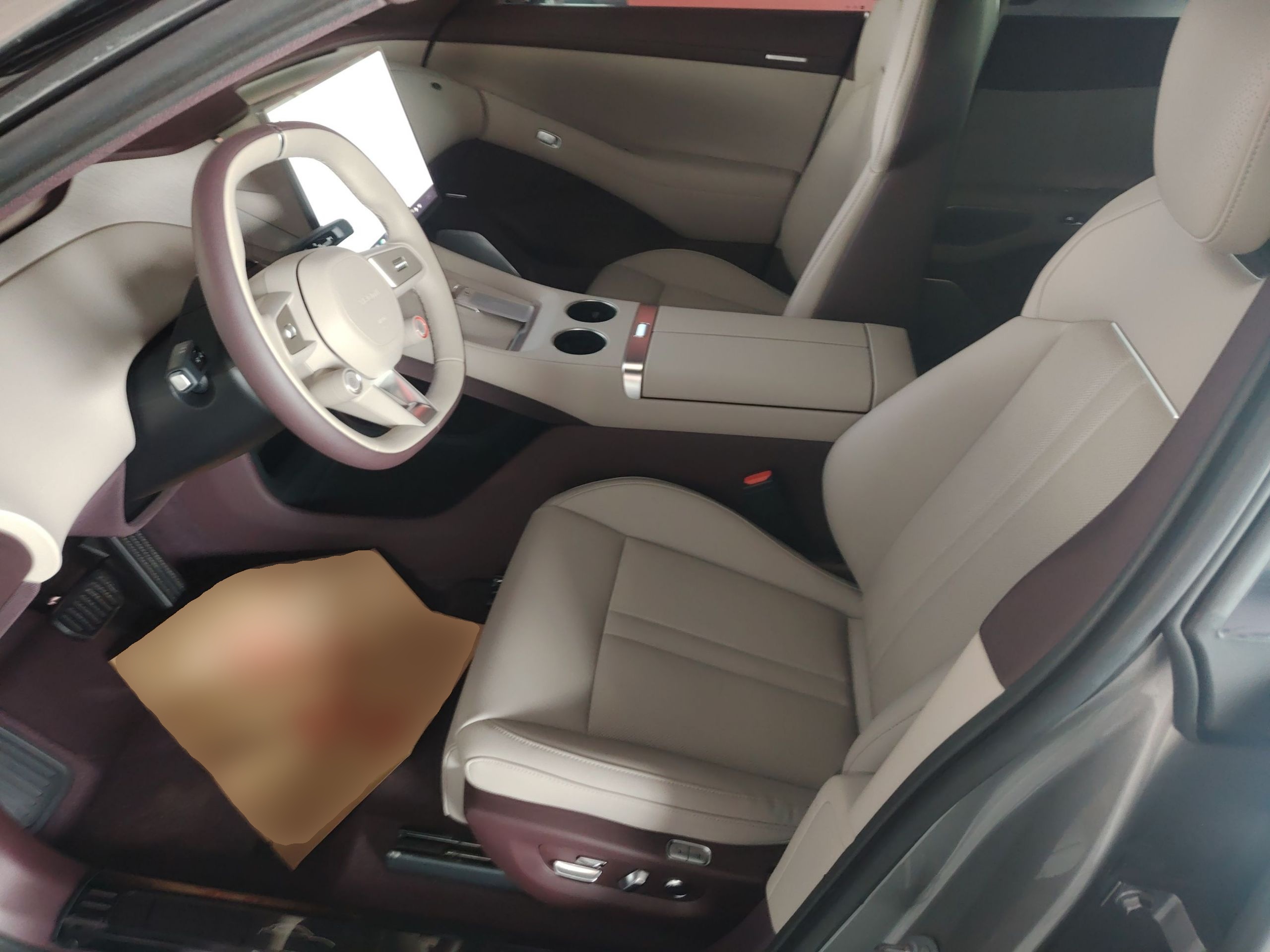 Переднее сиденье в автомобиле